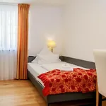 科鲁兹博登湖酒店 3*