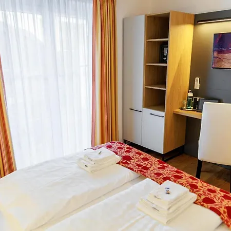 酒店 科鲁兹博登湖酒店 3*