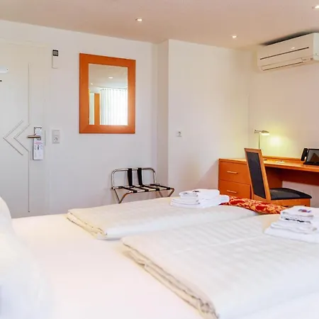 科鲁兹博登湖酒店 3* 乌尔丁根-米尔霍芬