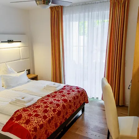 科鲁兹博登湖酒店 酒店