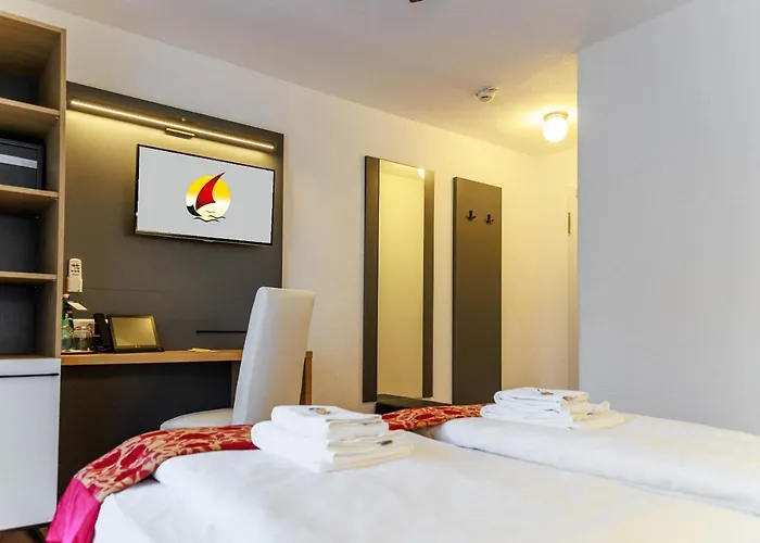 科鲁兹博登湖酒店 酒店 3*